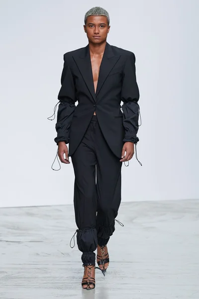 Look 28